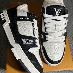 Louis Vuitton Trainer White Black